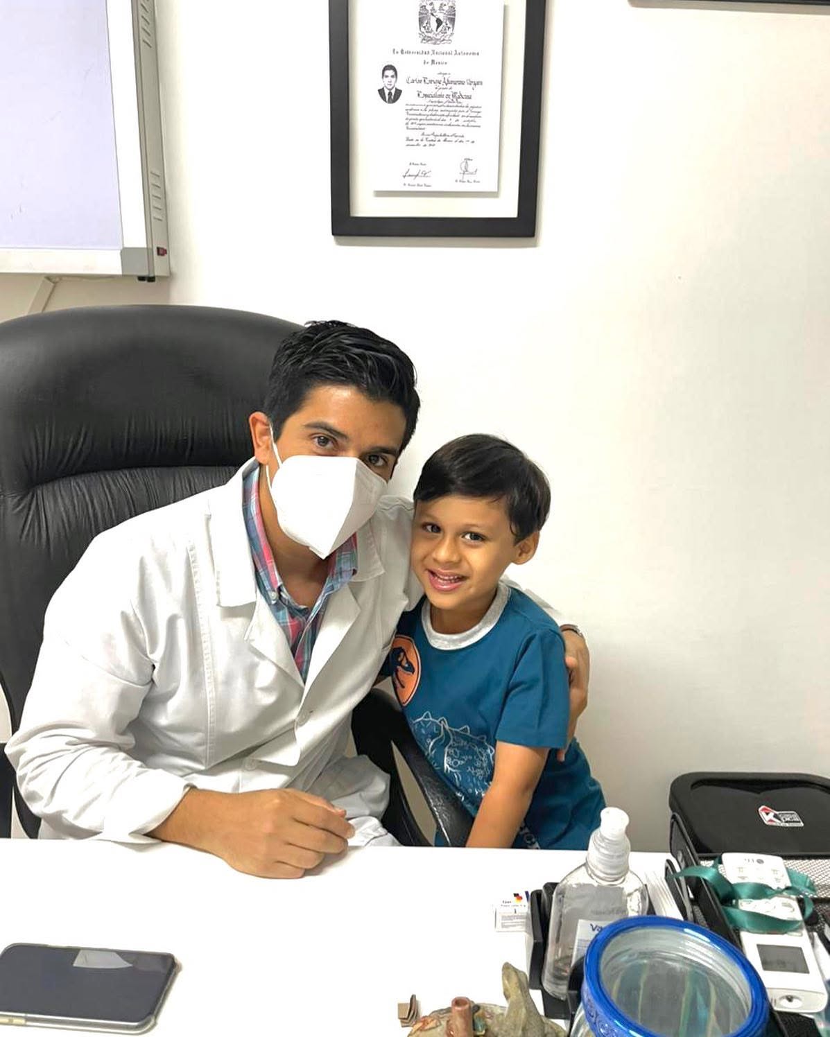 Dr. Carlos Altamirano, pediatra y neurólogo